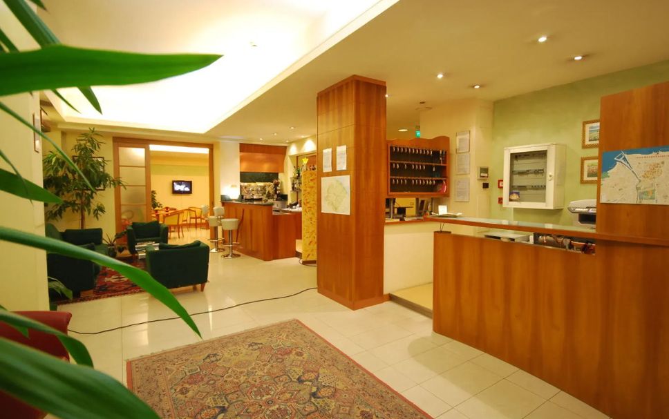 Front desk Photo