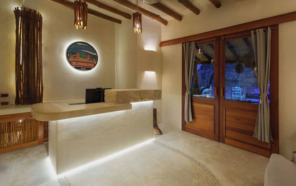Front desk Photo