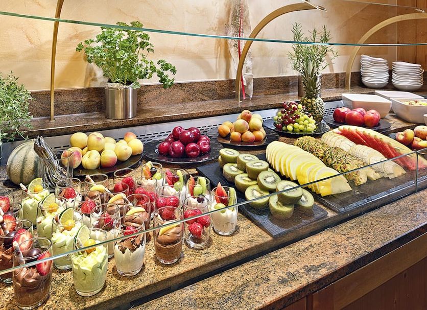 Buffet Photo