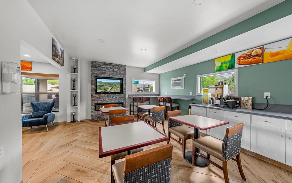 Dining room Photo