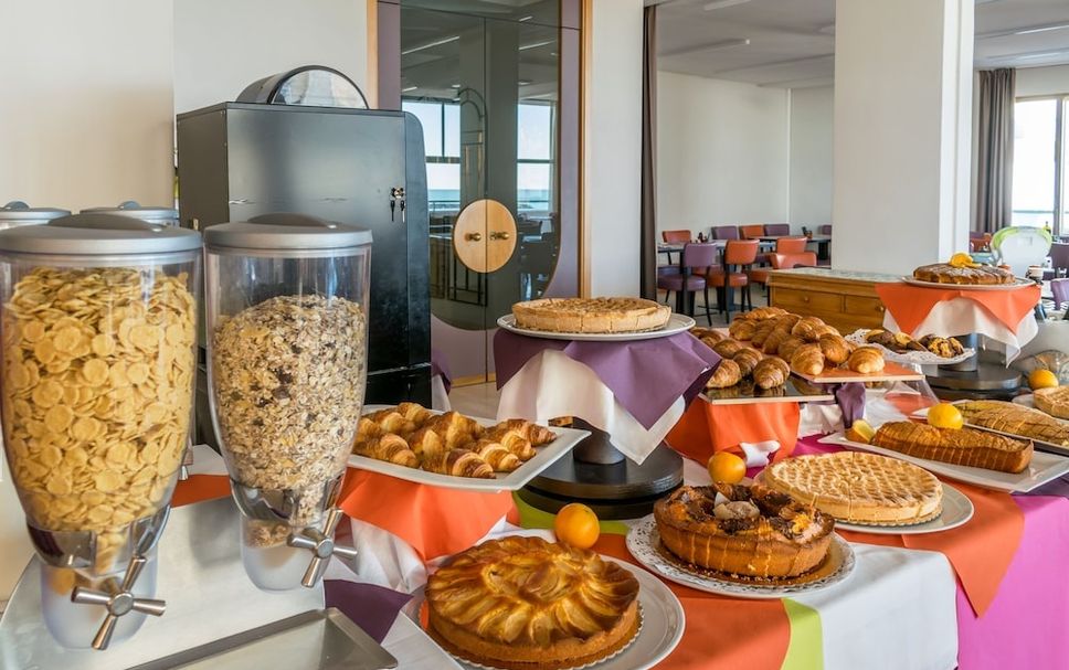 Buffet Photo