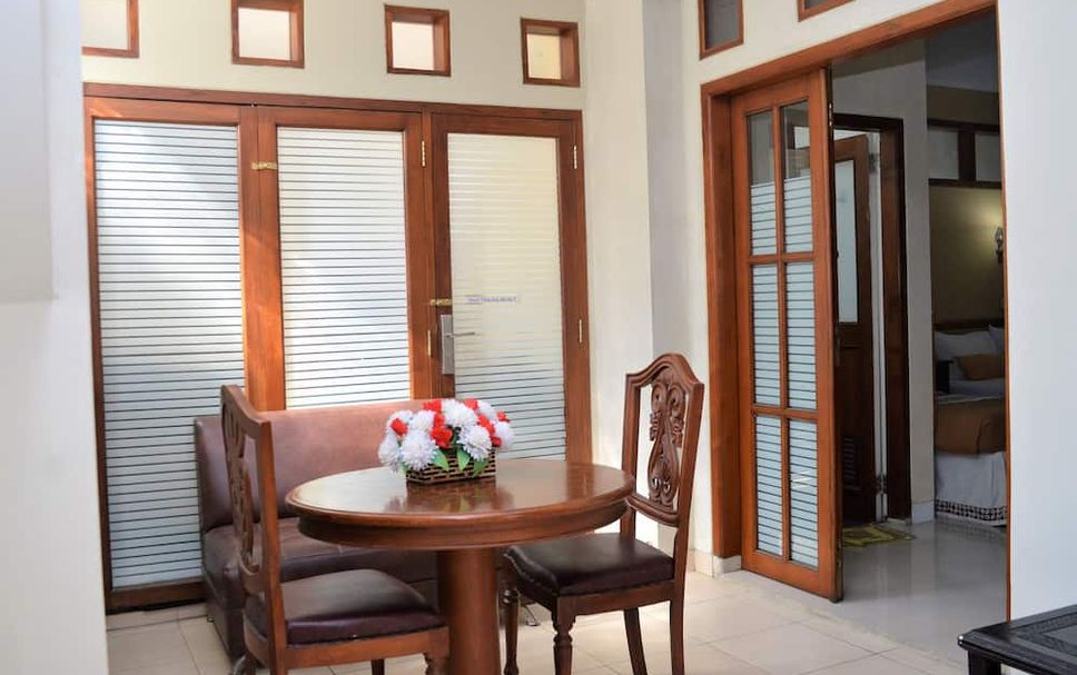 Dining room Photo