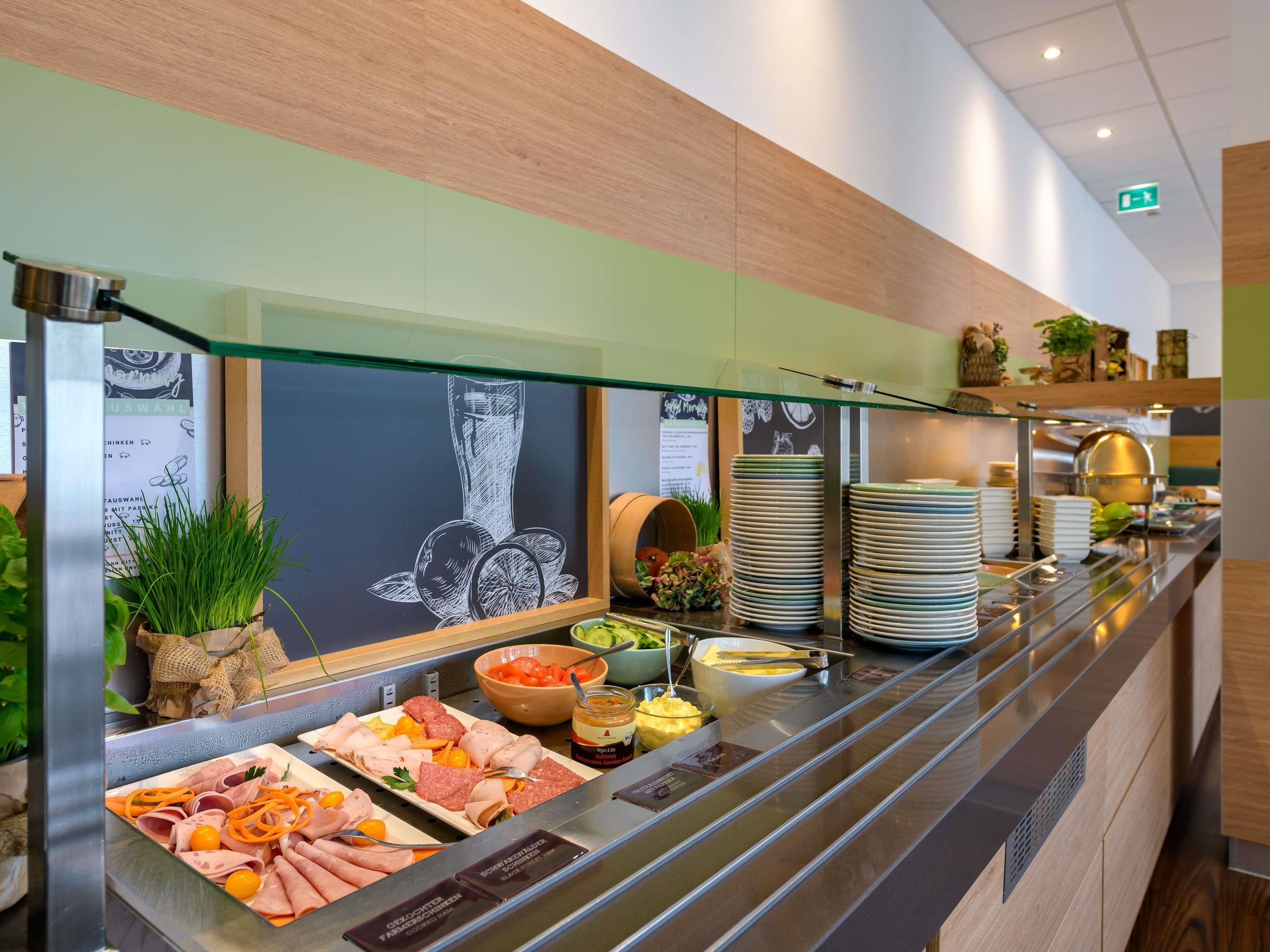 Buffet Photo