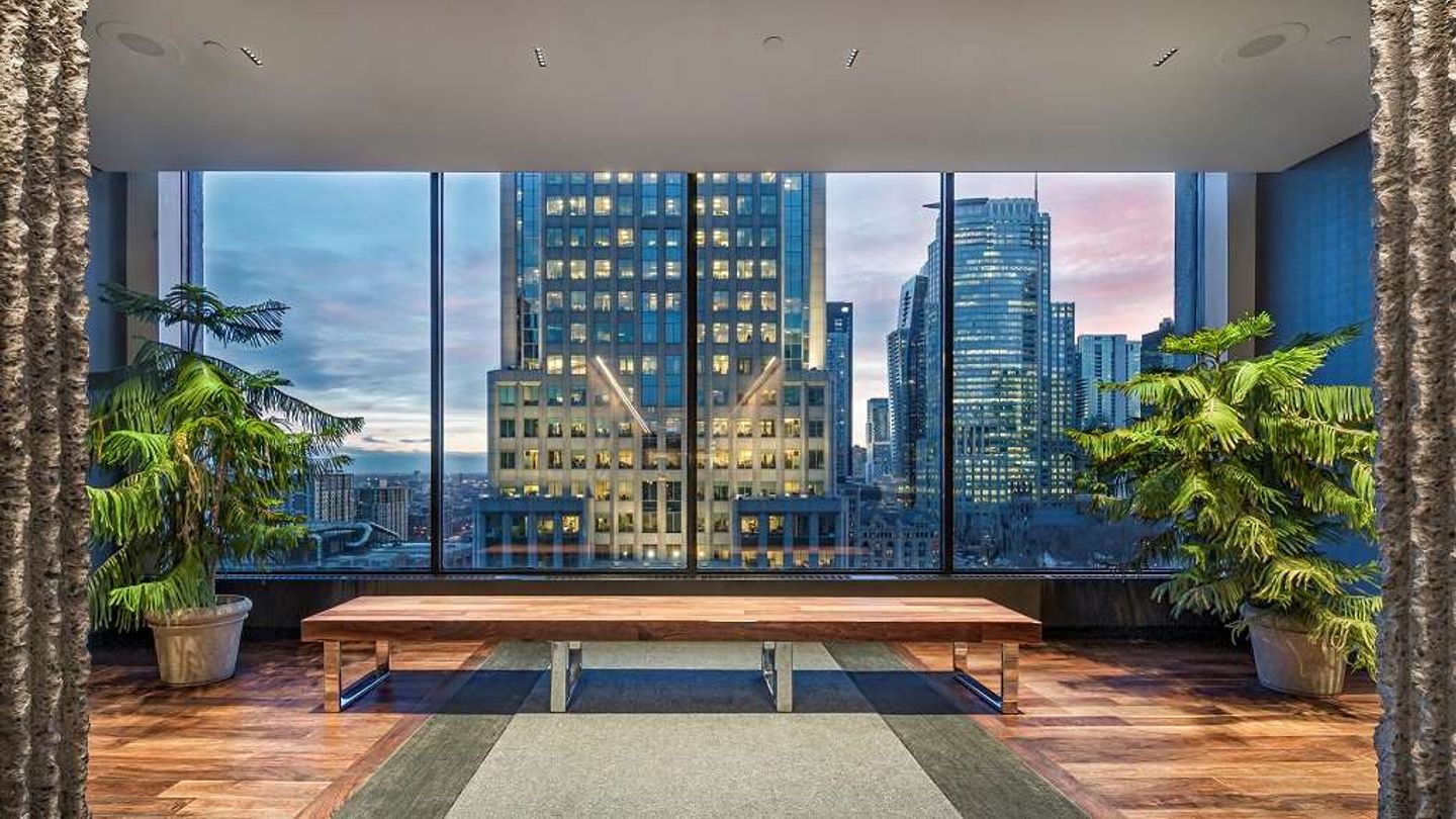 Hotel Bonaventure Montreal, Montreal, QC, Canada Compare Deals