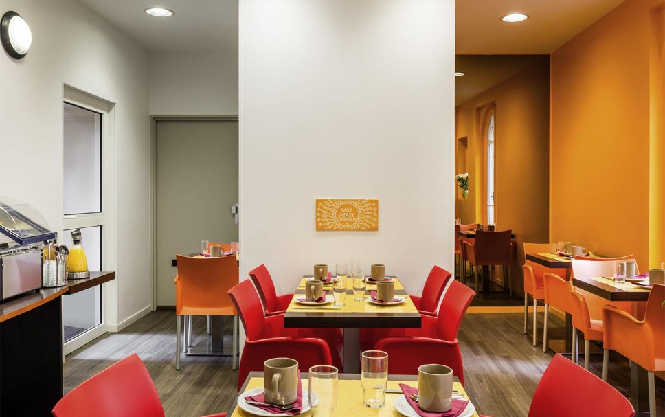 Restaurant Photo