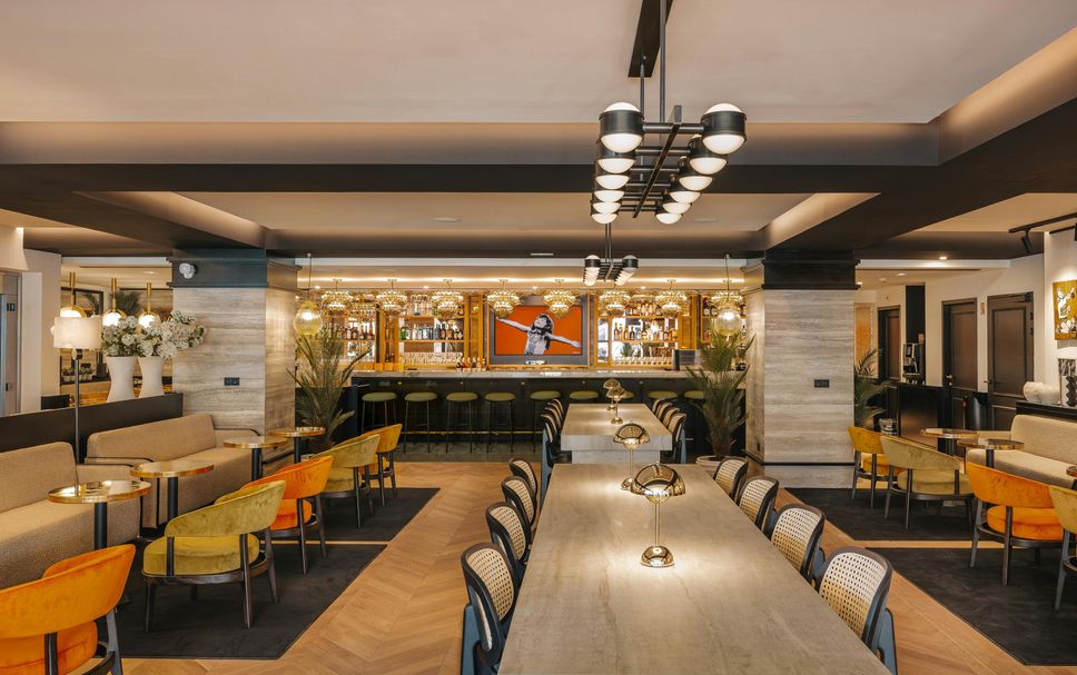 Bar Photo