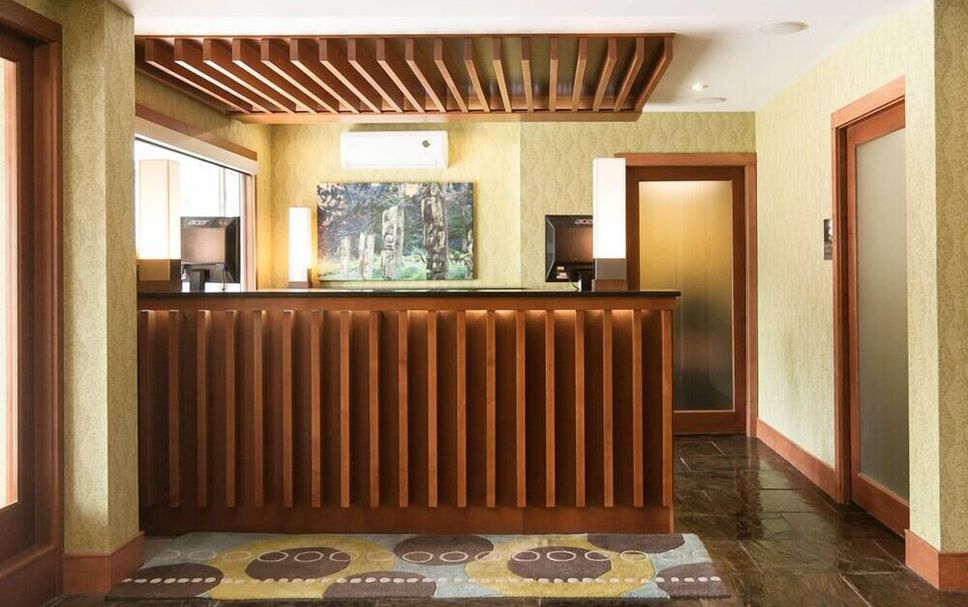 Front desk Photo