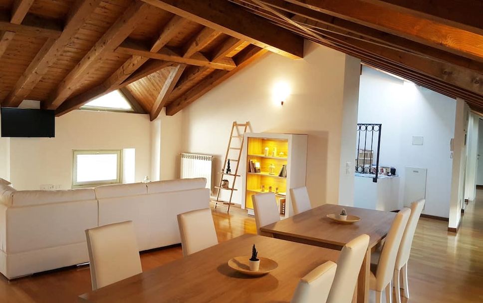 Dining room Photo