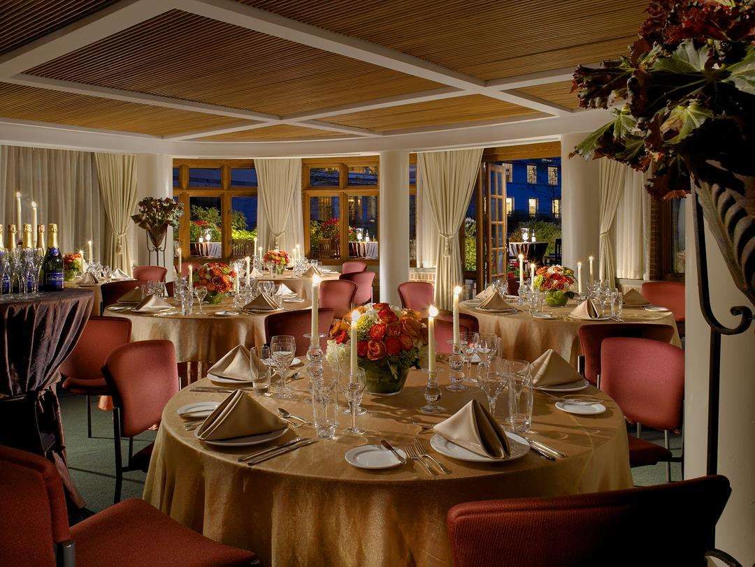 Banquet hall
