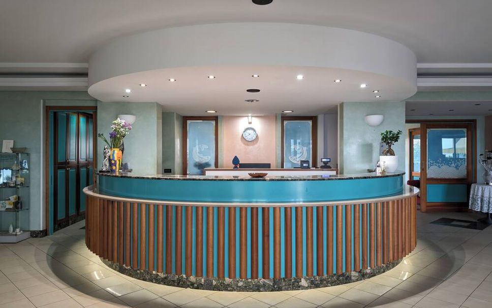 Front desk Photo