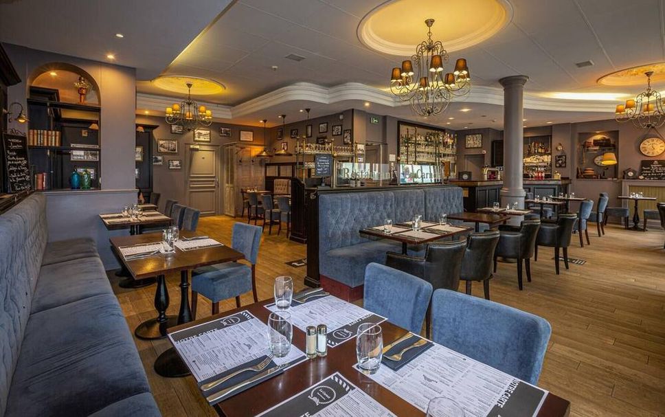 Restaurant Photo