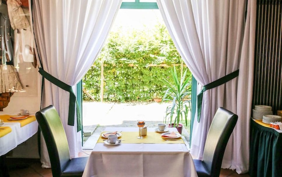 Dining room Photo