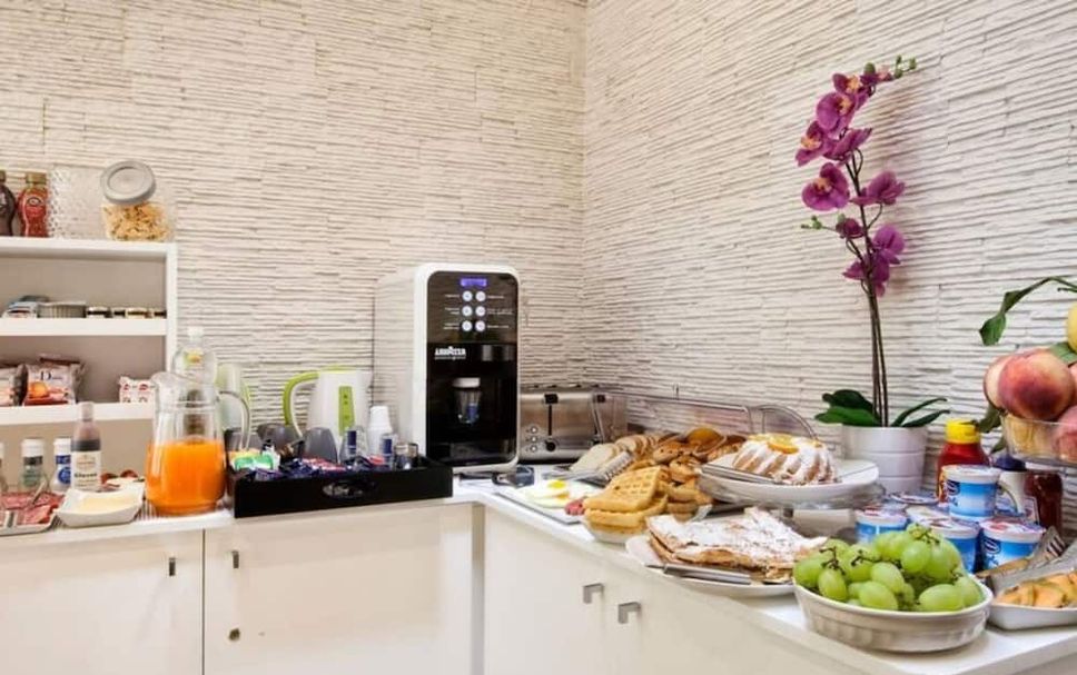 Buffet Photo