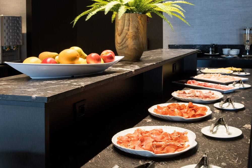 Buffet Photo