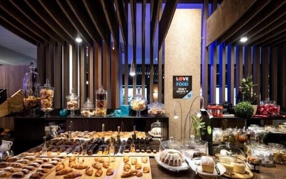 Buffet Photo