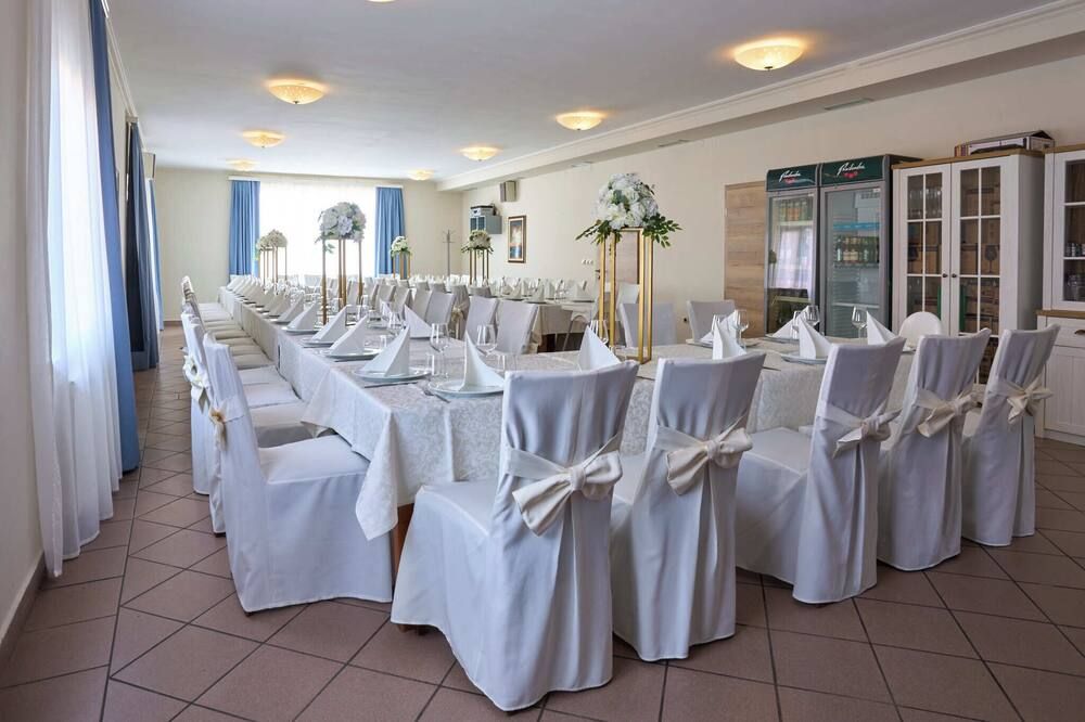 Banquet hall Photo