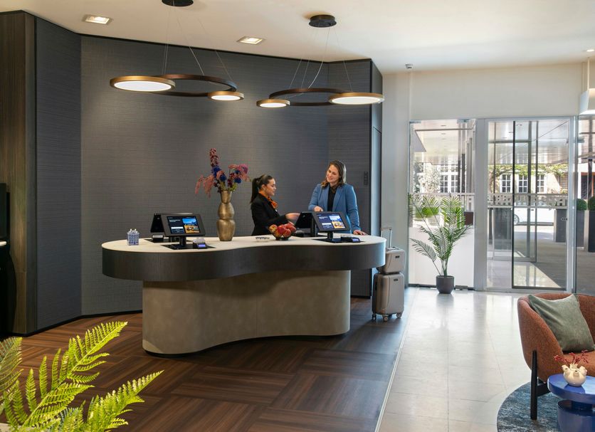 Front desk Photo