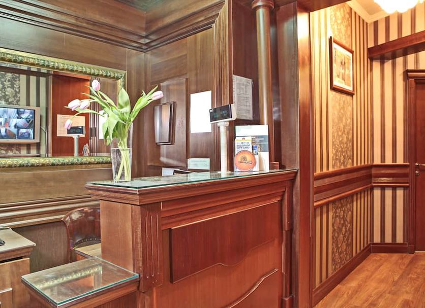 Front desk Photo