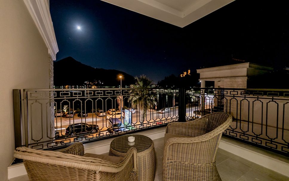 Balcony Photo