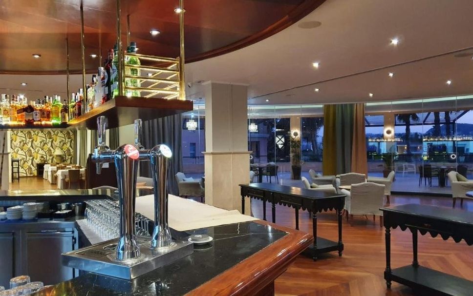 Bar Photo