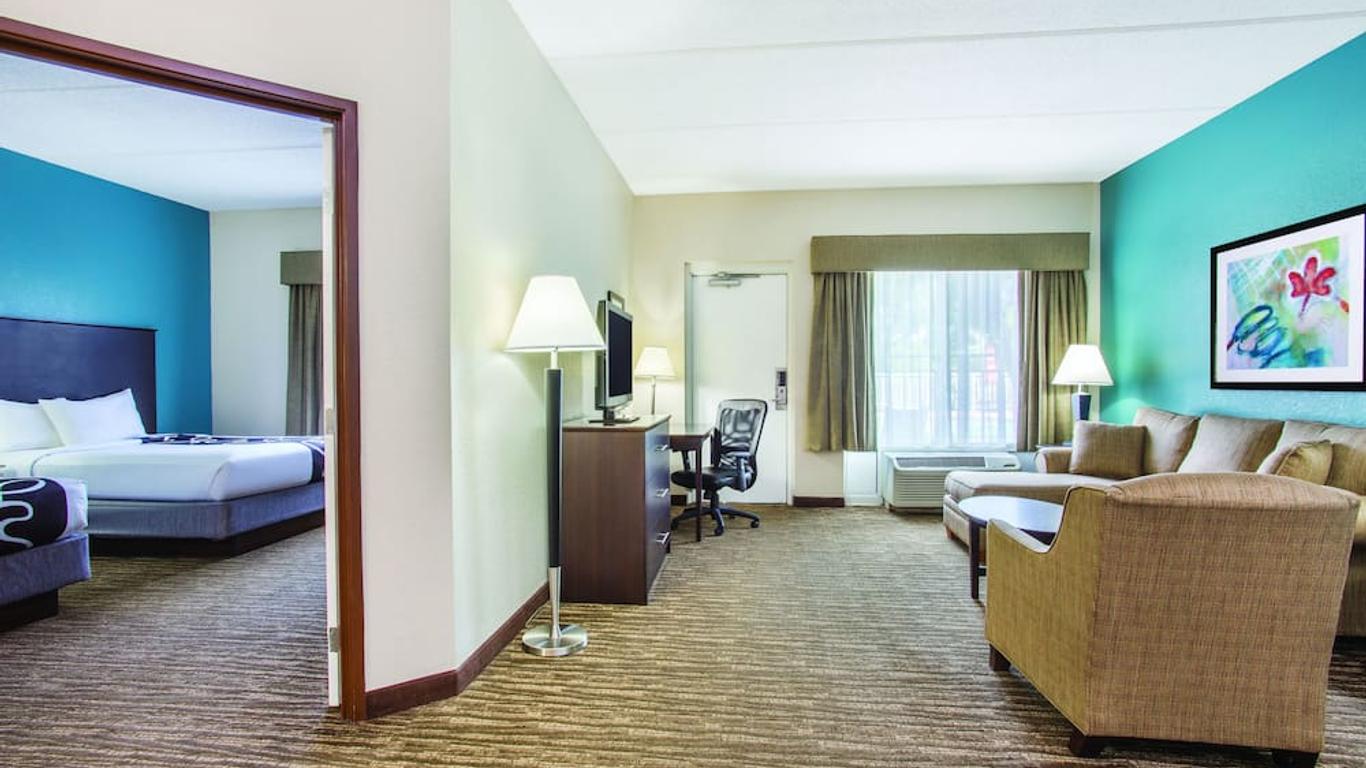 Comfort Inn and Suites Sarasota I75