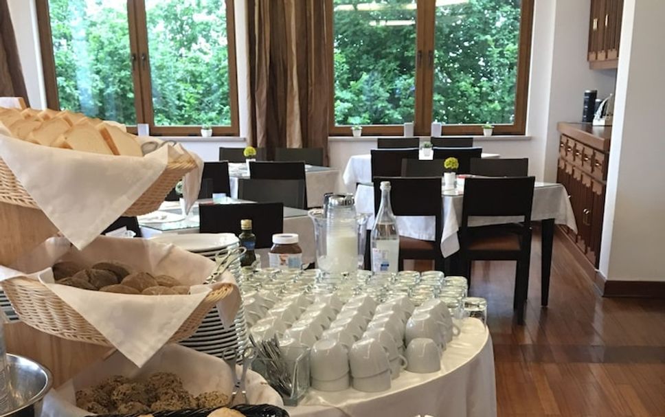 Buffet Photo
