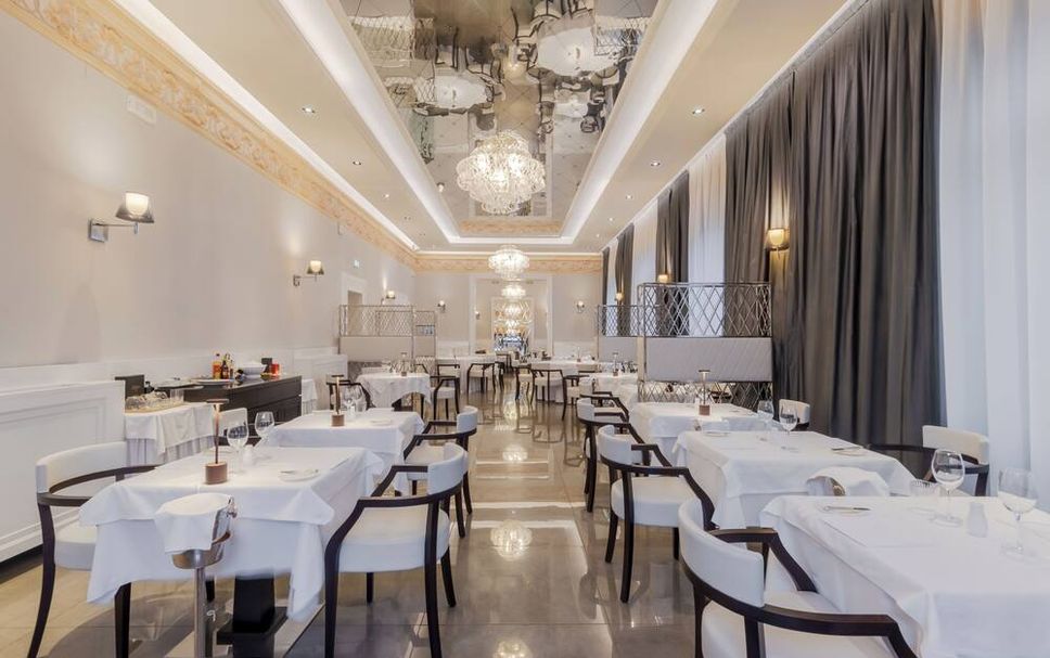 Restaurant Photo