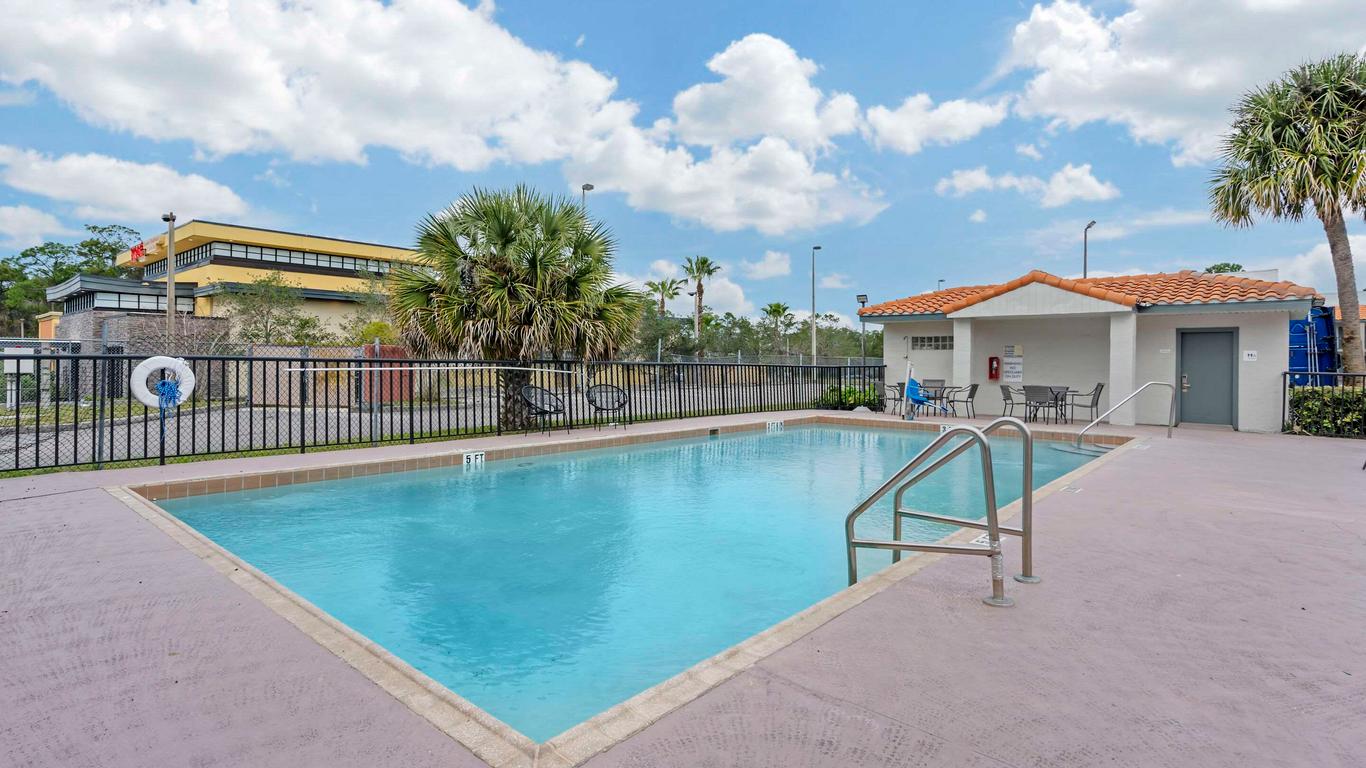 Quality Inn And Suites Orlando East - Ucf Area