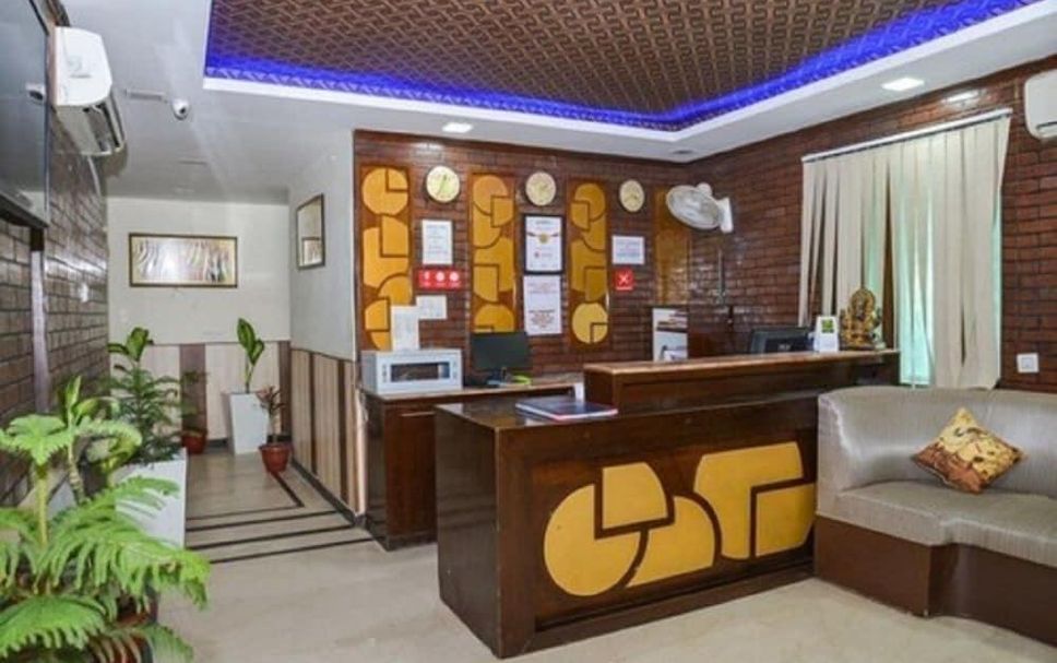 Front desk Photo