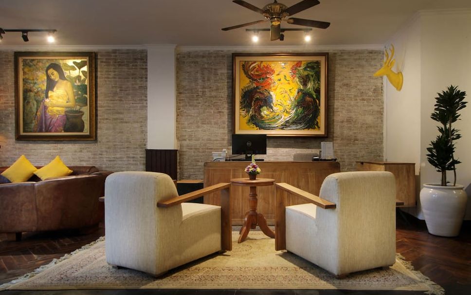 Lounge Photo