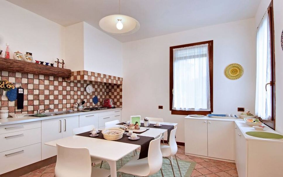 Kitchen Photo
