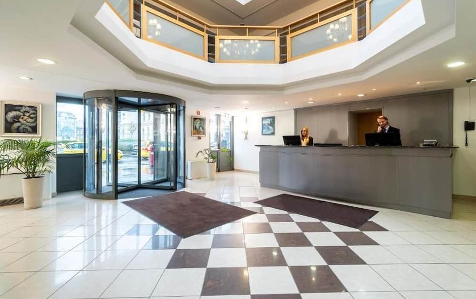 Front desk Photo