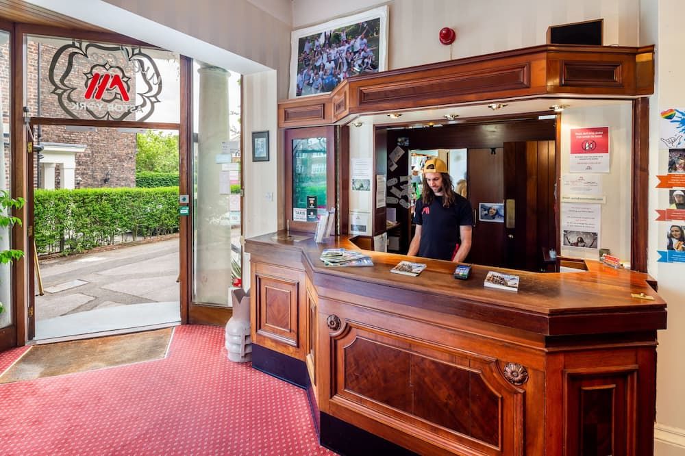 Front desk Photo