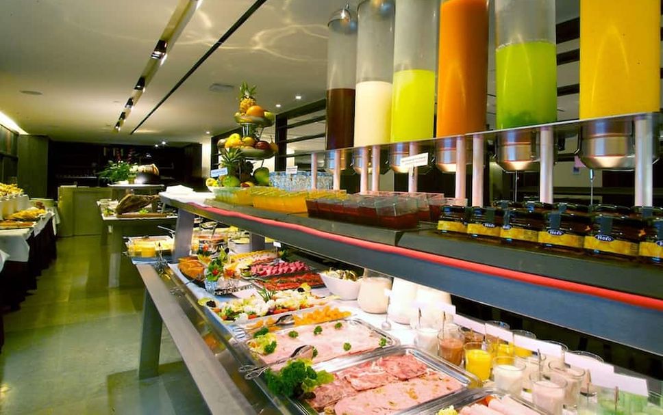 Buffet Photo