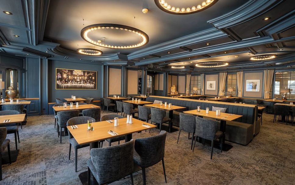 Restaurant Photo