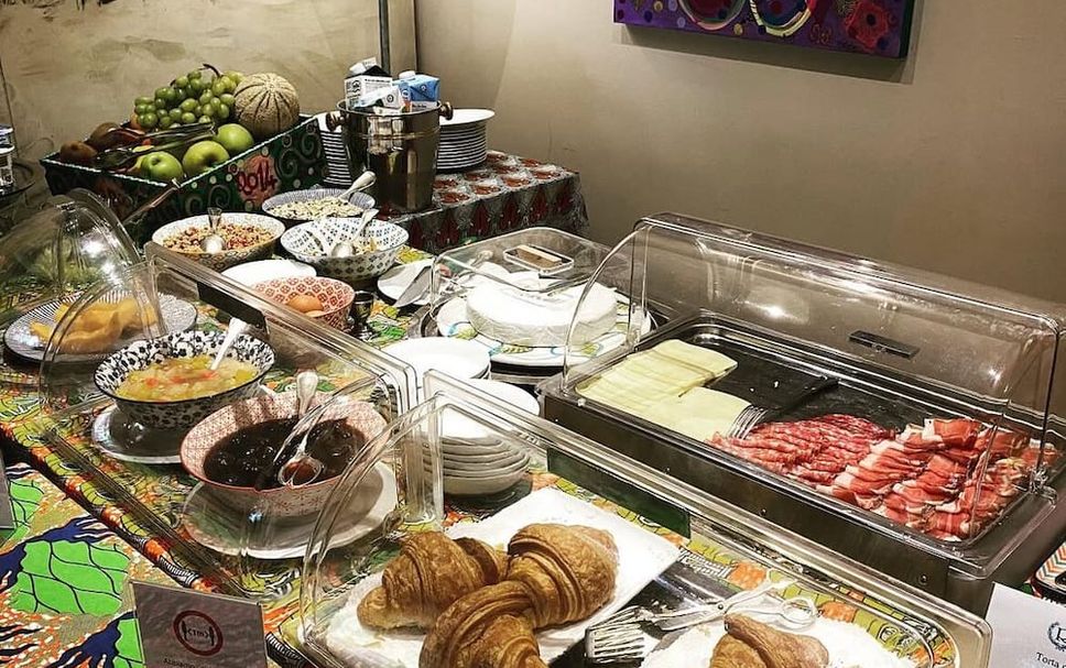 Buffet Photo