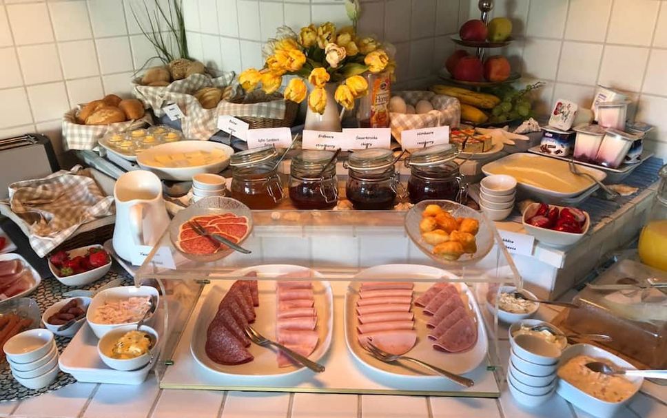 Buffet Photo