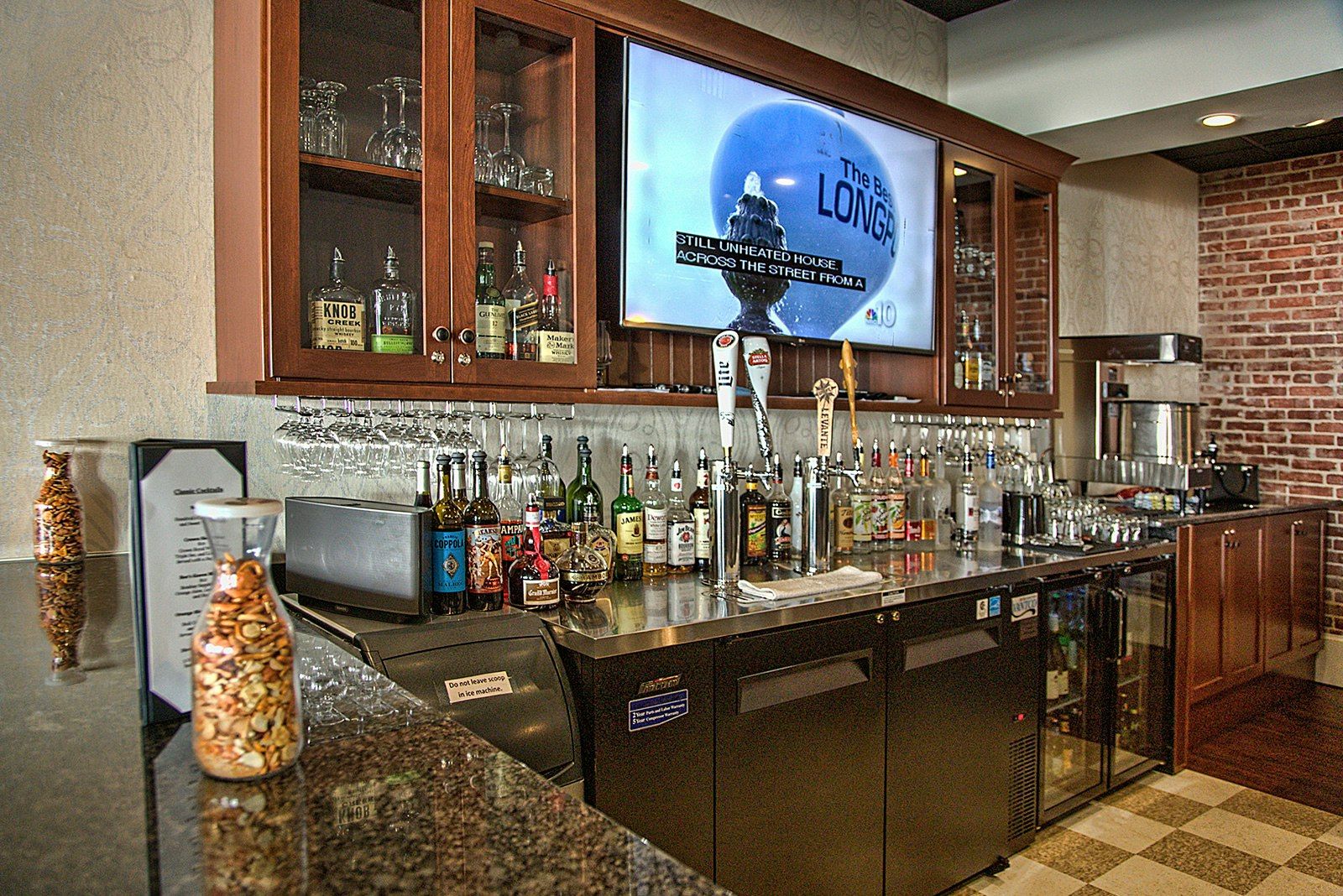 Bar Photo