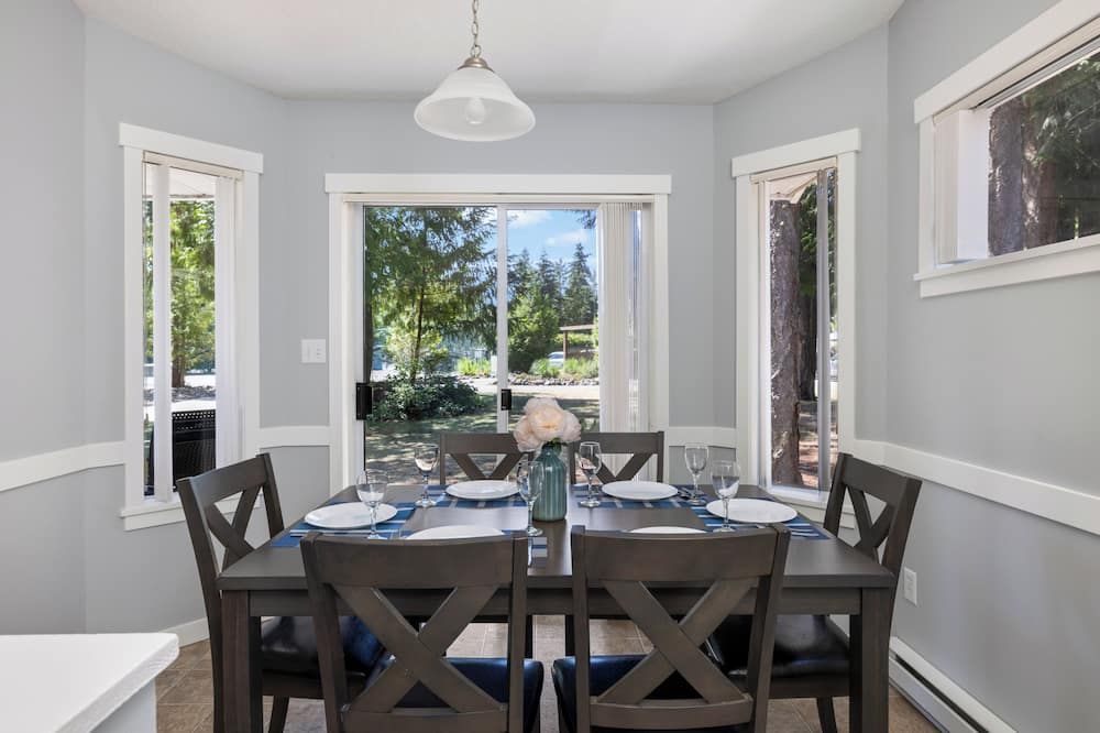 Dining room Photo