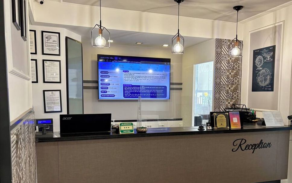 Front desk Photo