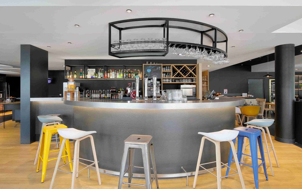 Bar Photo