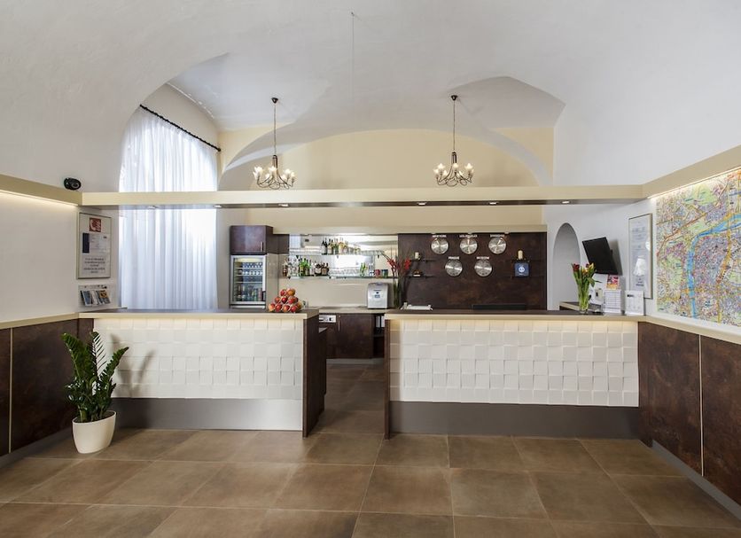 Front desk Photo