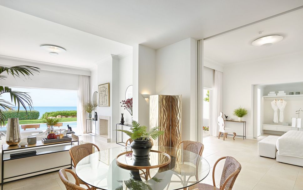 Dining room Photo