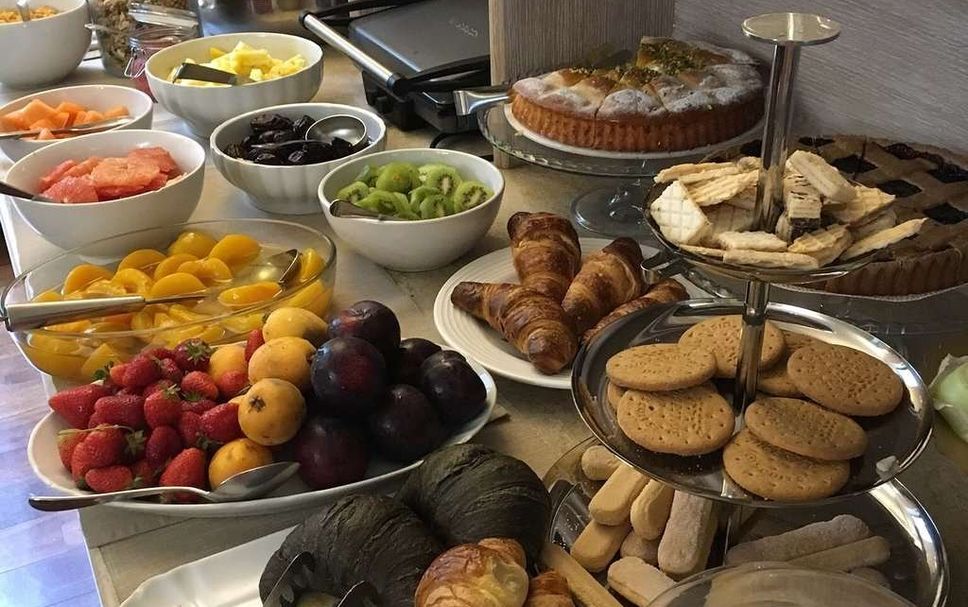 Buffet Photo