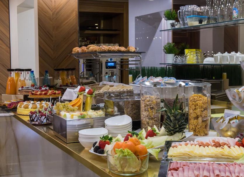 Buffet Photo
