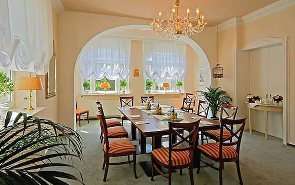Dining room Photo