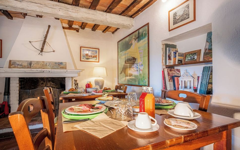 Dining room Photo