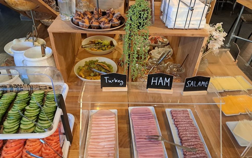 Buffet Photo