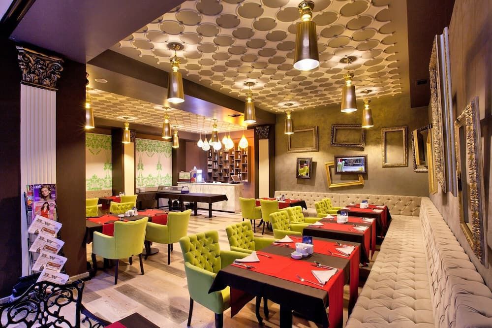 Restaurant Photo