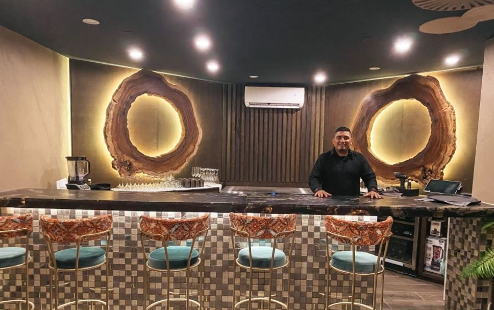 Bar Photo